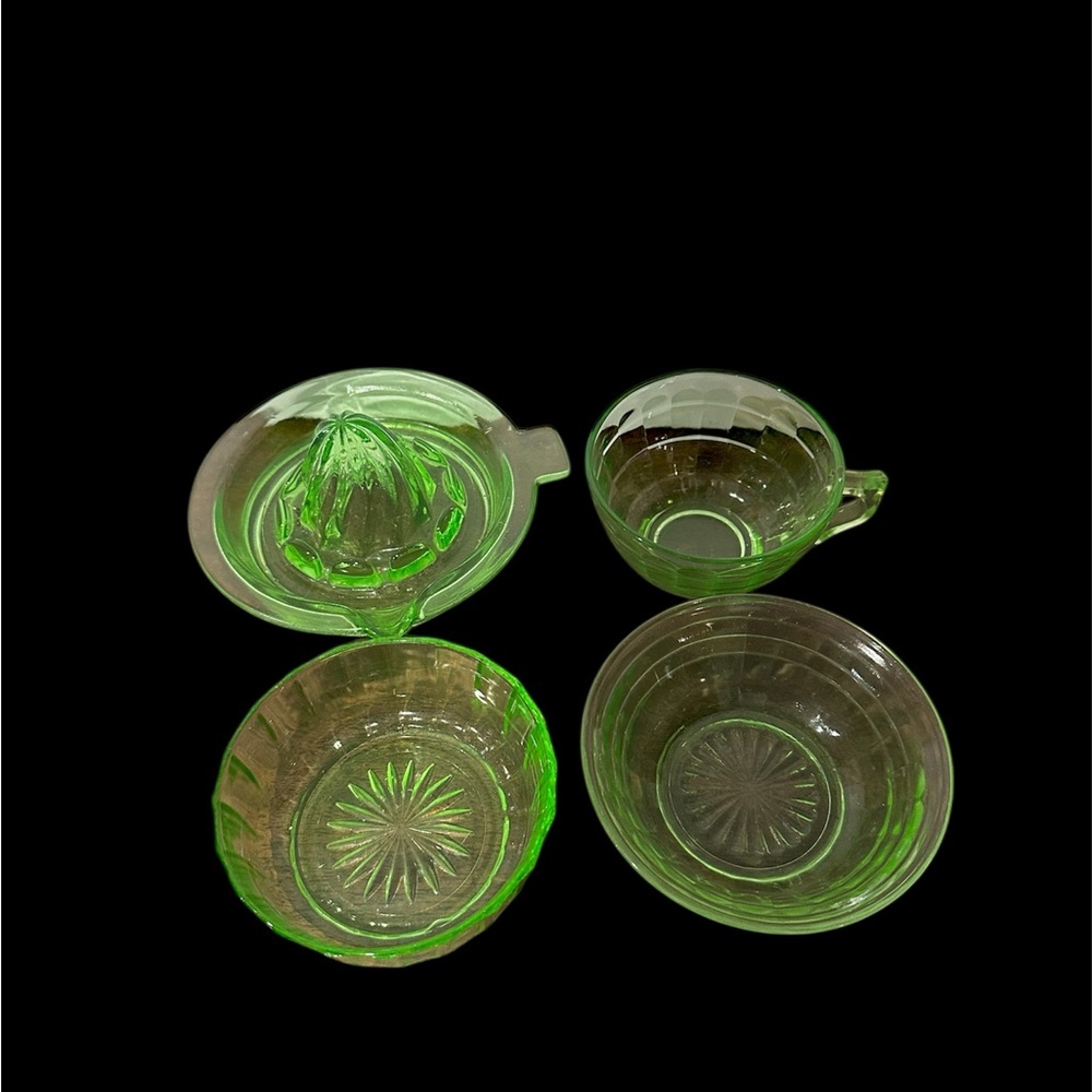 Vintage Uranium Green Glassware Set